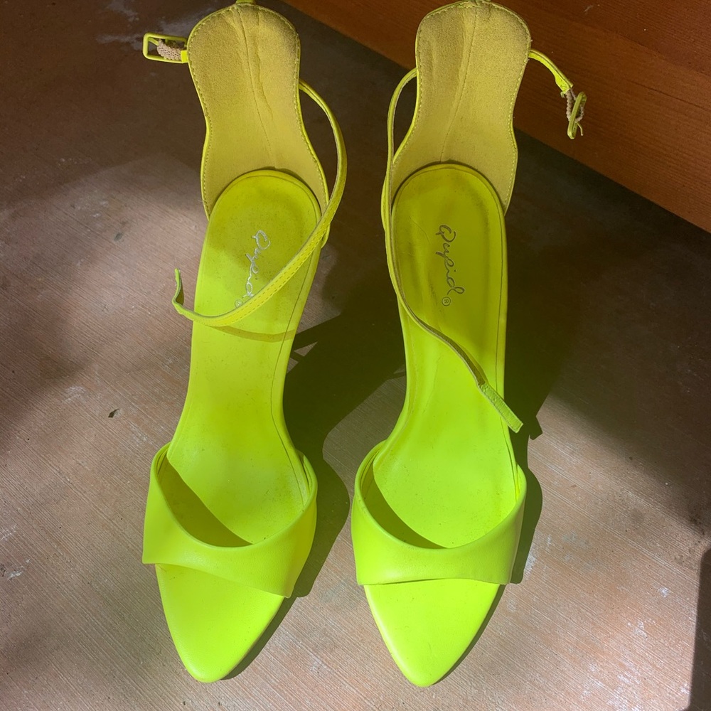 Bright sexy sandal heel